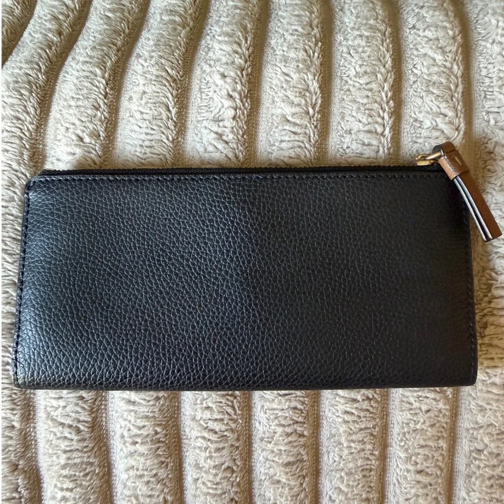 Tory Burch Black Pebbled Leather Slim Bi-Fold Wallet Gold Logo Medallion Striped